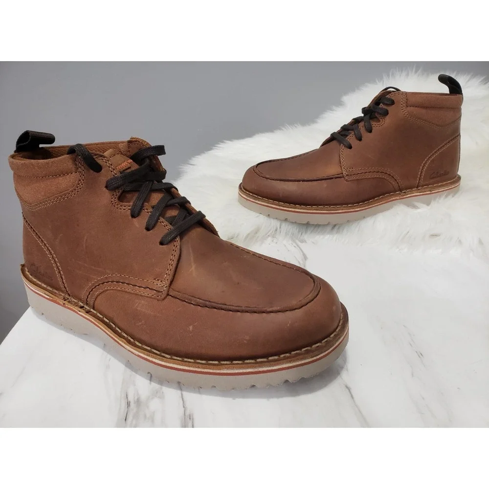 NEVER WORN - HAVE SOME SCUFFS -CLARKS Eastridge Peak Leather Boots‎ Men's Size 8
